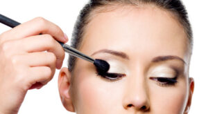 apply smokey eye makeup