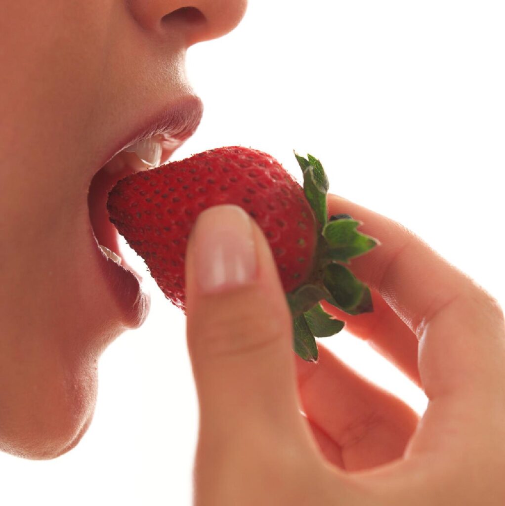 how many calories are in strawberries